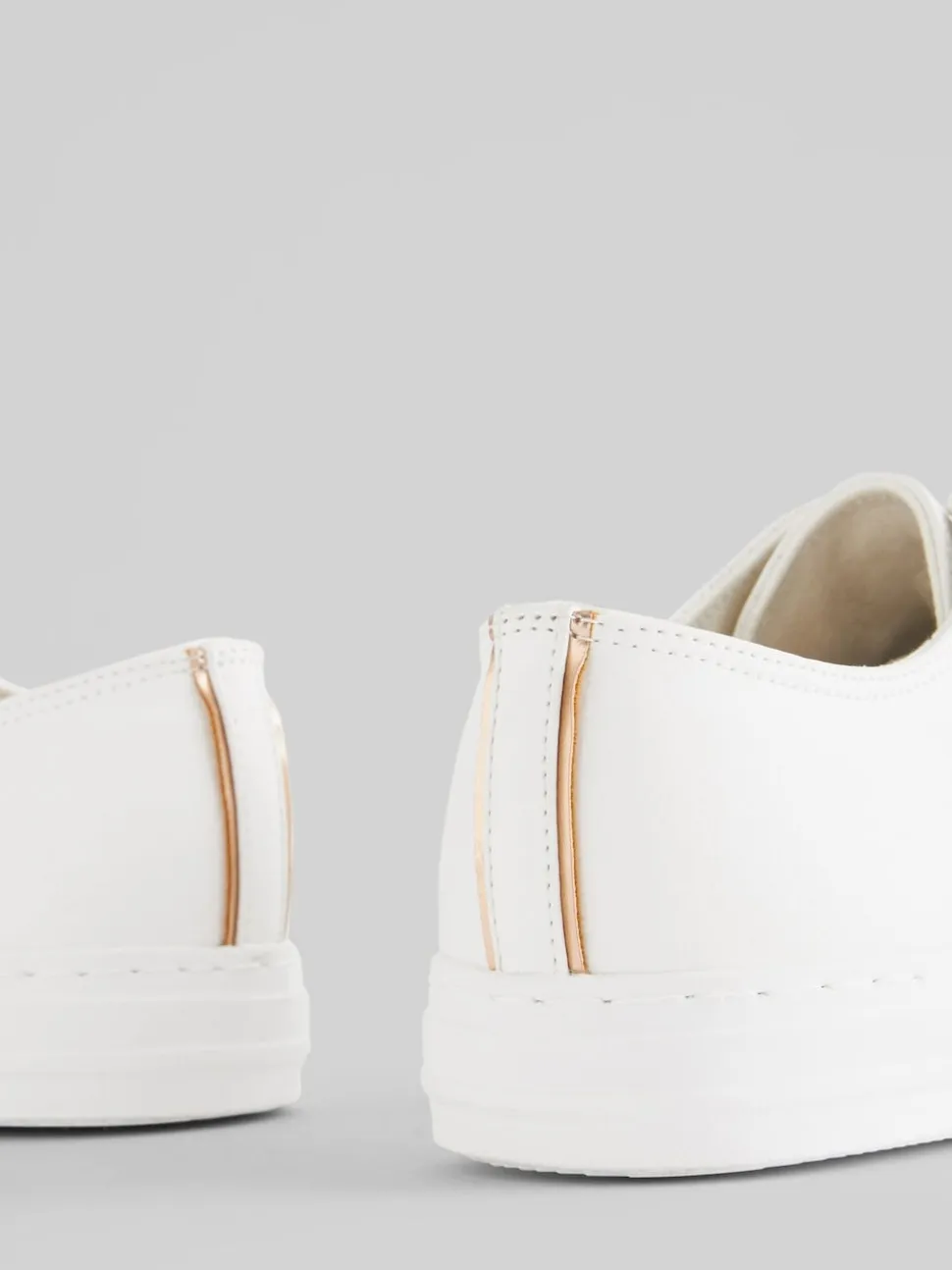 White Standard Fit Patent Baseball Trainers