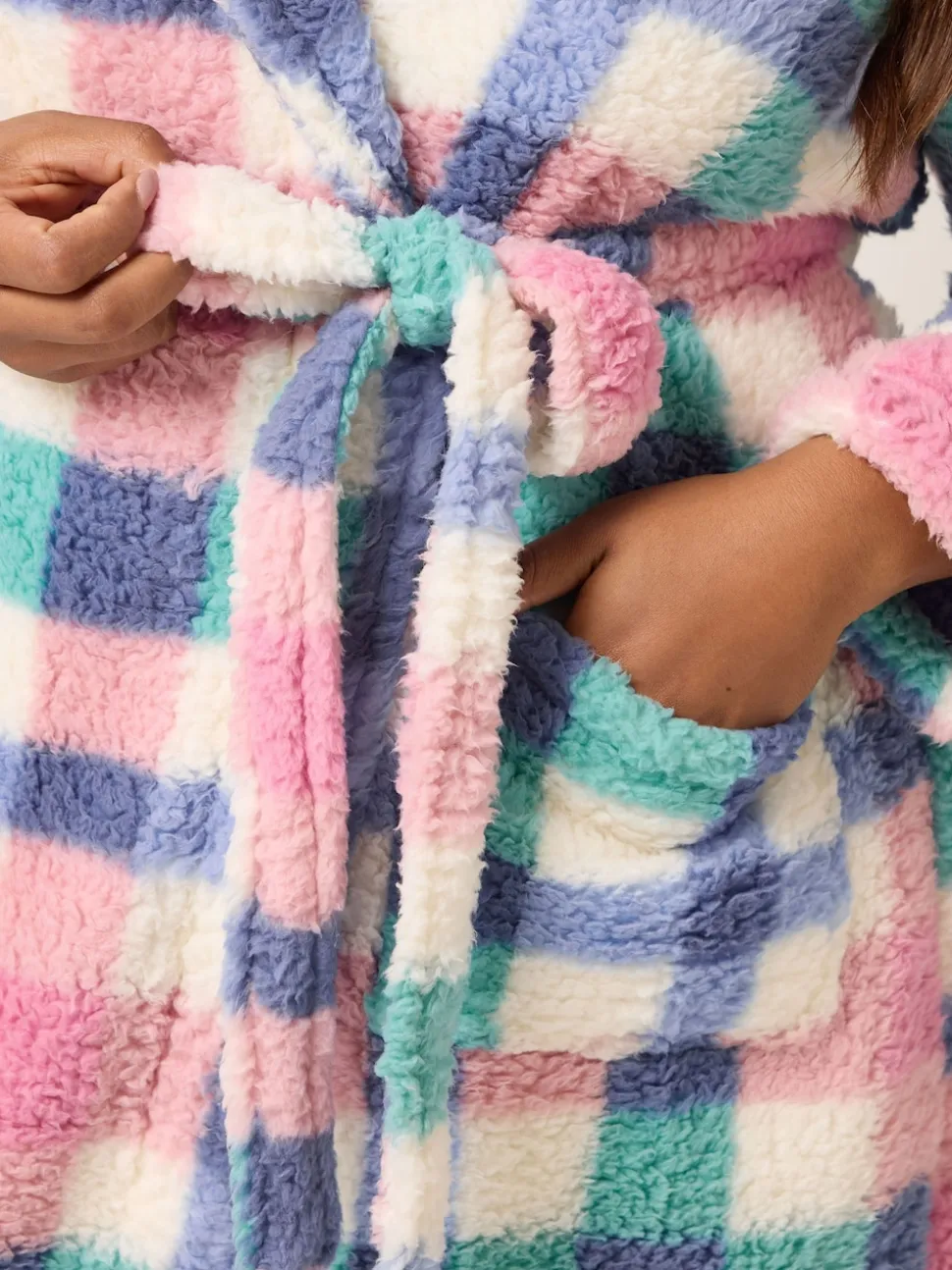 Yours Curve White Check Borg Shawl Robe