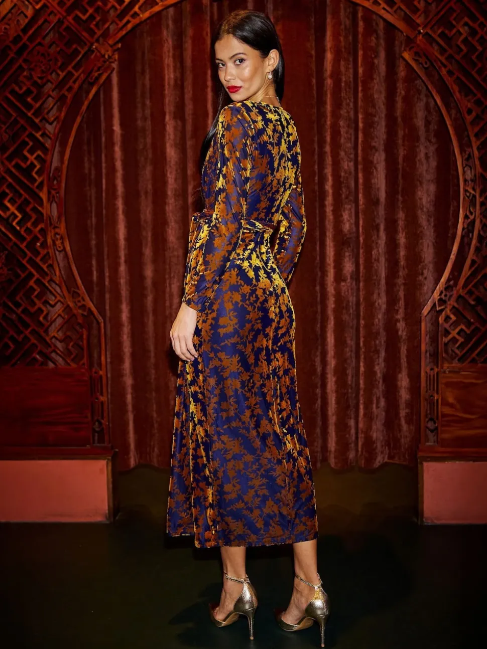 Yumi Gold Velour Stretch Midi Dress With Long Sleeves